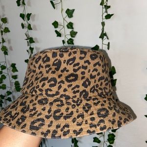 women’s bucket hat